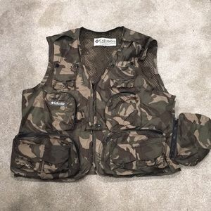 Like new Columbia camo fishing vest